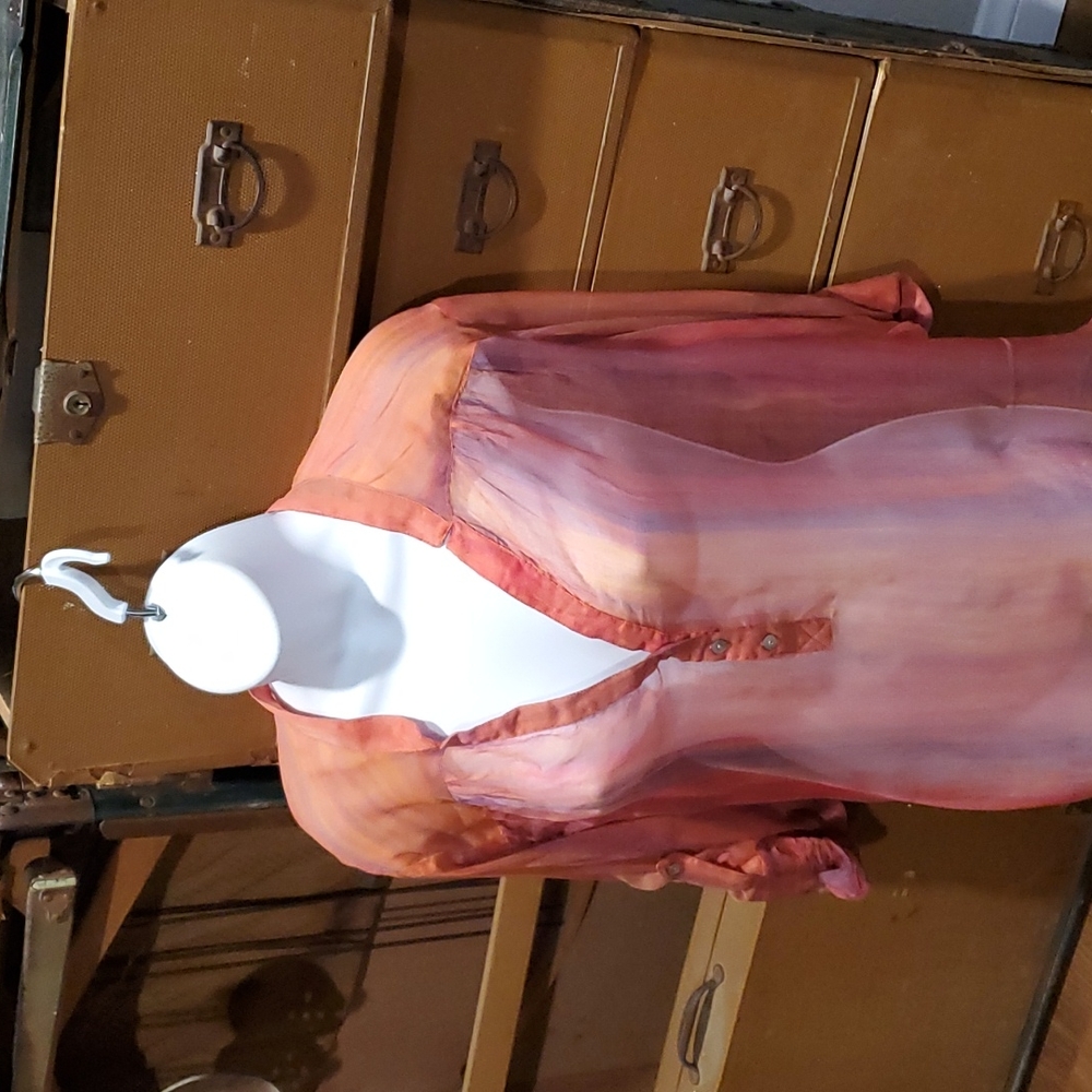 CASUAL STUDIO blouse.    #3370 - Picture 2 of 6